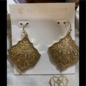 Kendra Scott drop earrings